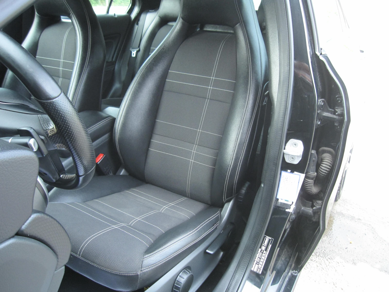 Mercedes-Benz A 180 Автомат, 1, 6.NAVI, Кожа - изображение 9