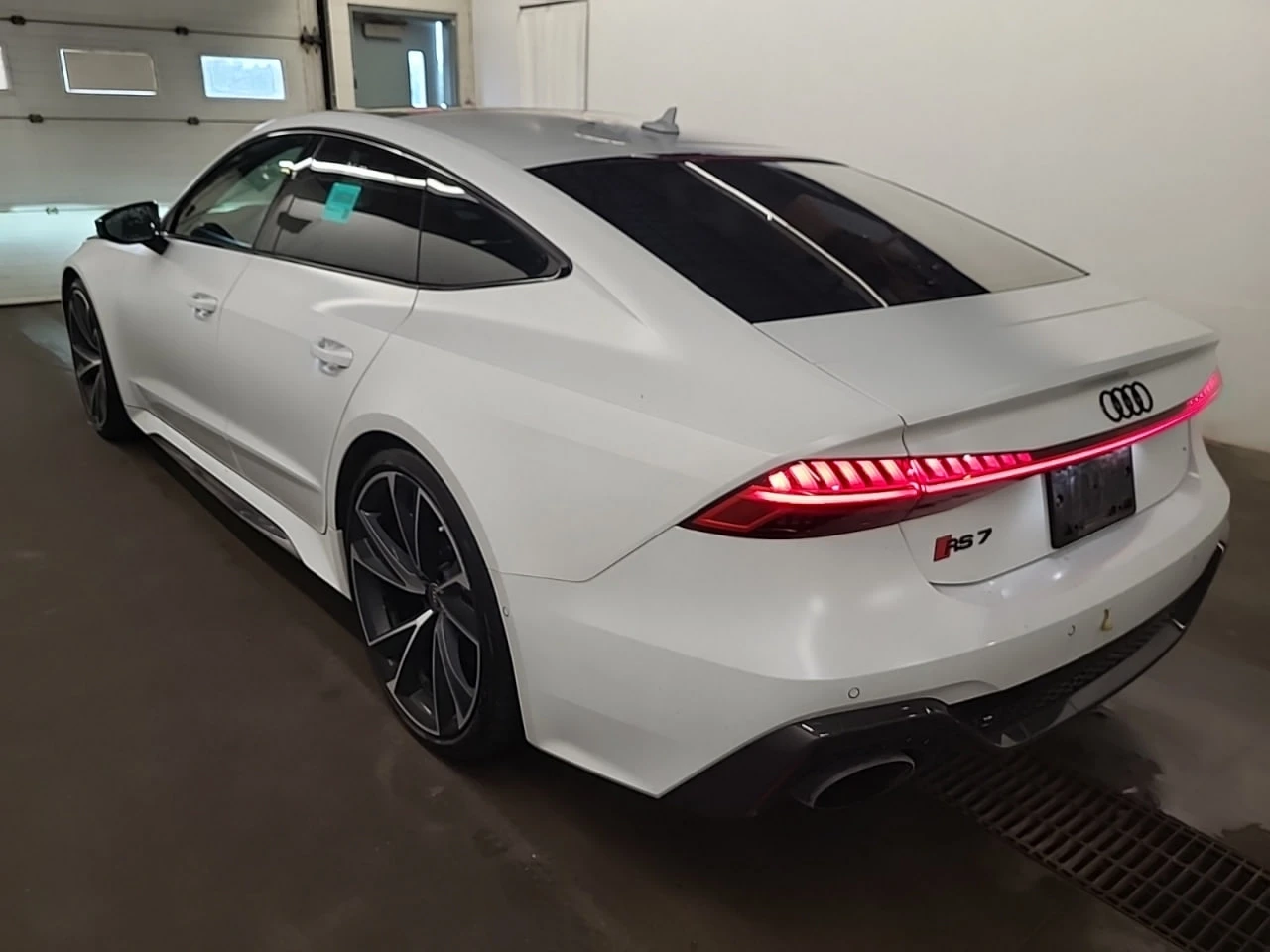 Audi Rs7 * CARFAX * АВТО КРЕДИТ * ЦЕНА ДО БГ! - изображение 4