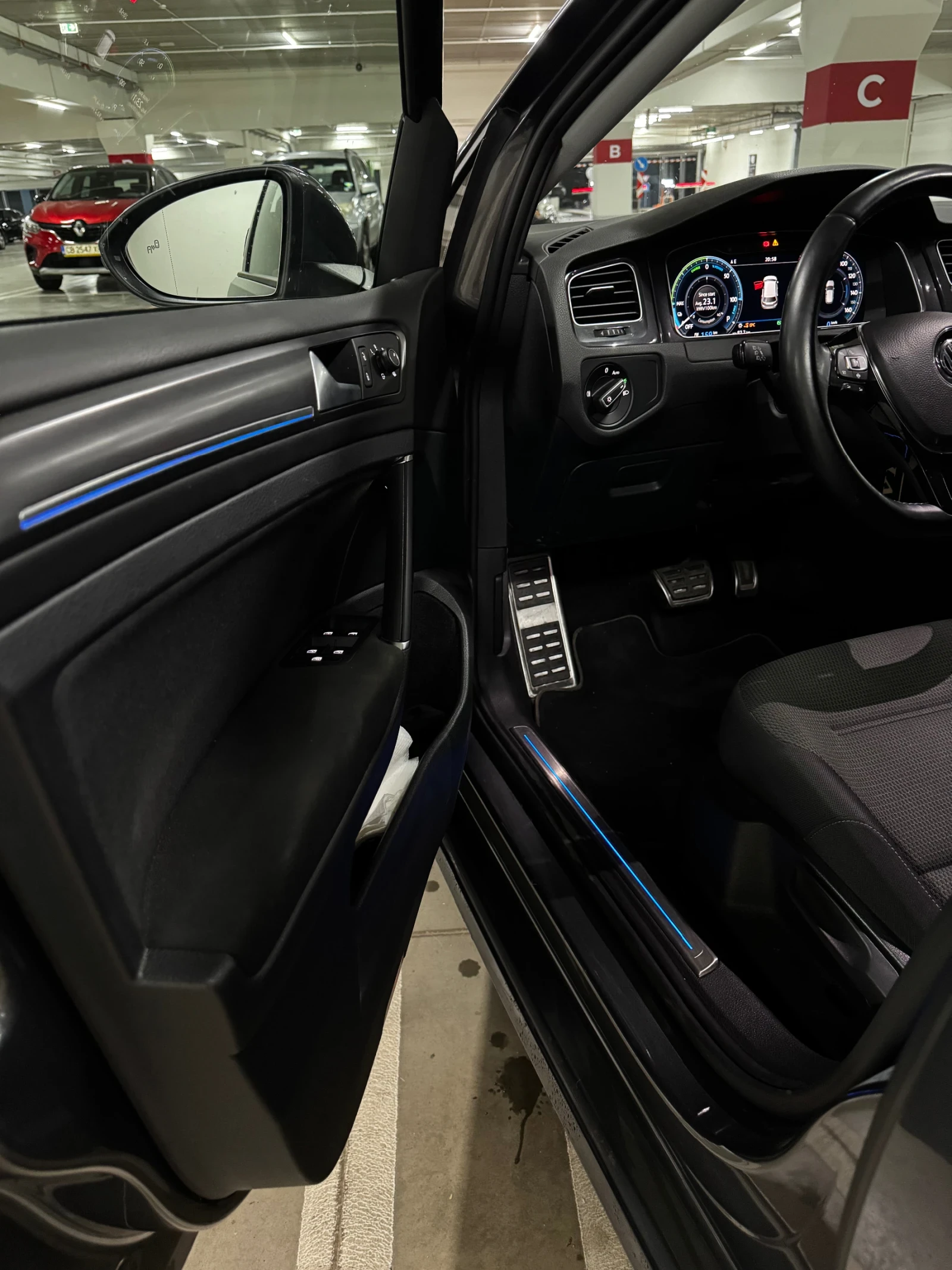 VW Golf E-GOLF 2020г. - изображение 6