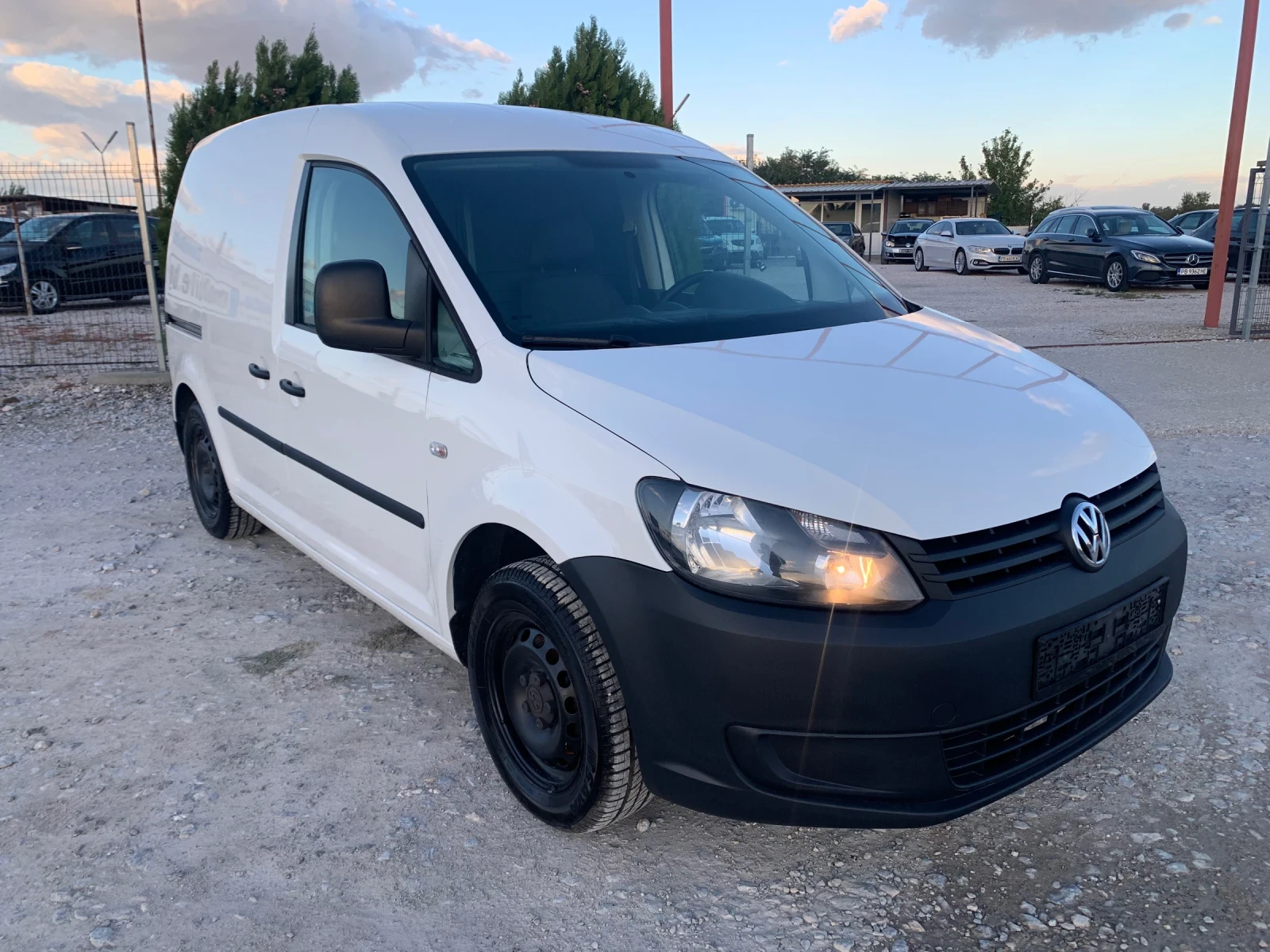 VW Caddy 1.6TDI - изображение 2