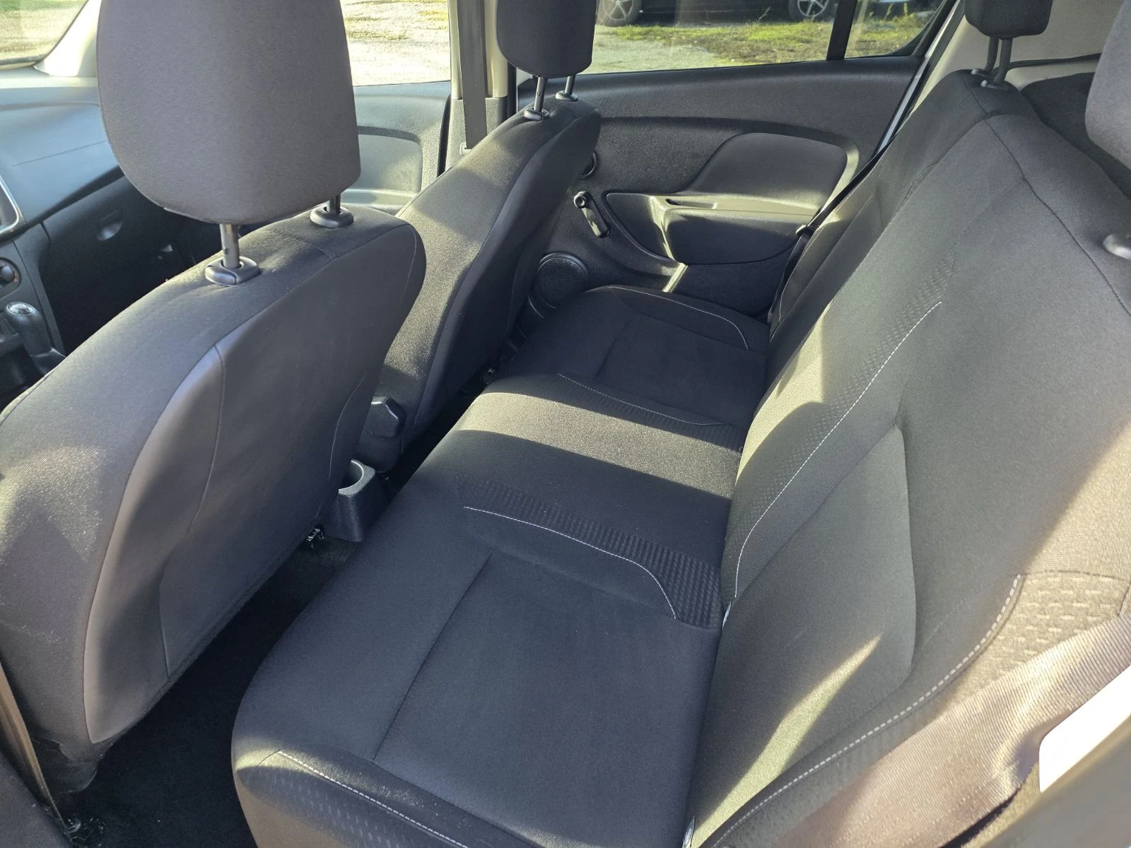 Dacia Sandero 1, 0 | Mobile.bg � ����������� 11