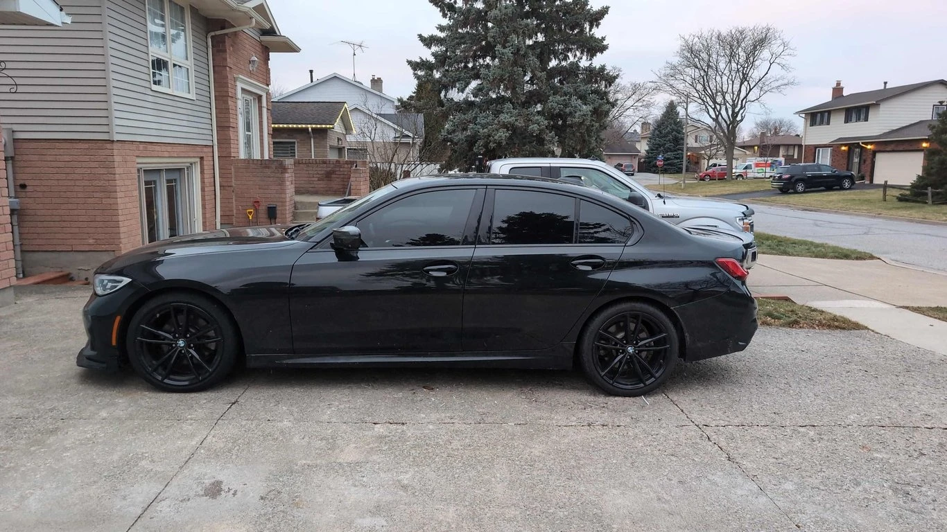 BMW 330 * 330i xDrive * CARFAX * БЕЗ ПЪРВОНАЧАЛНА ВНОСКА - изображение 2