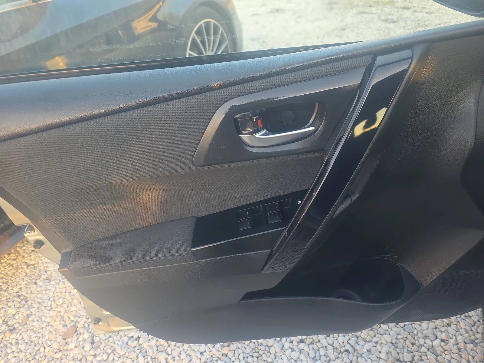 Toyota Auris 1.8Hibrib Navi Led | Mobile.bg � ����������� 17