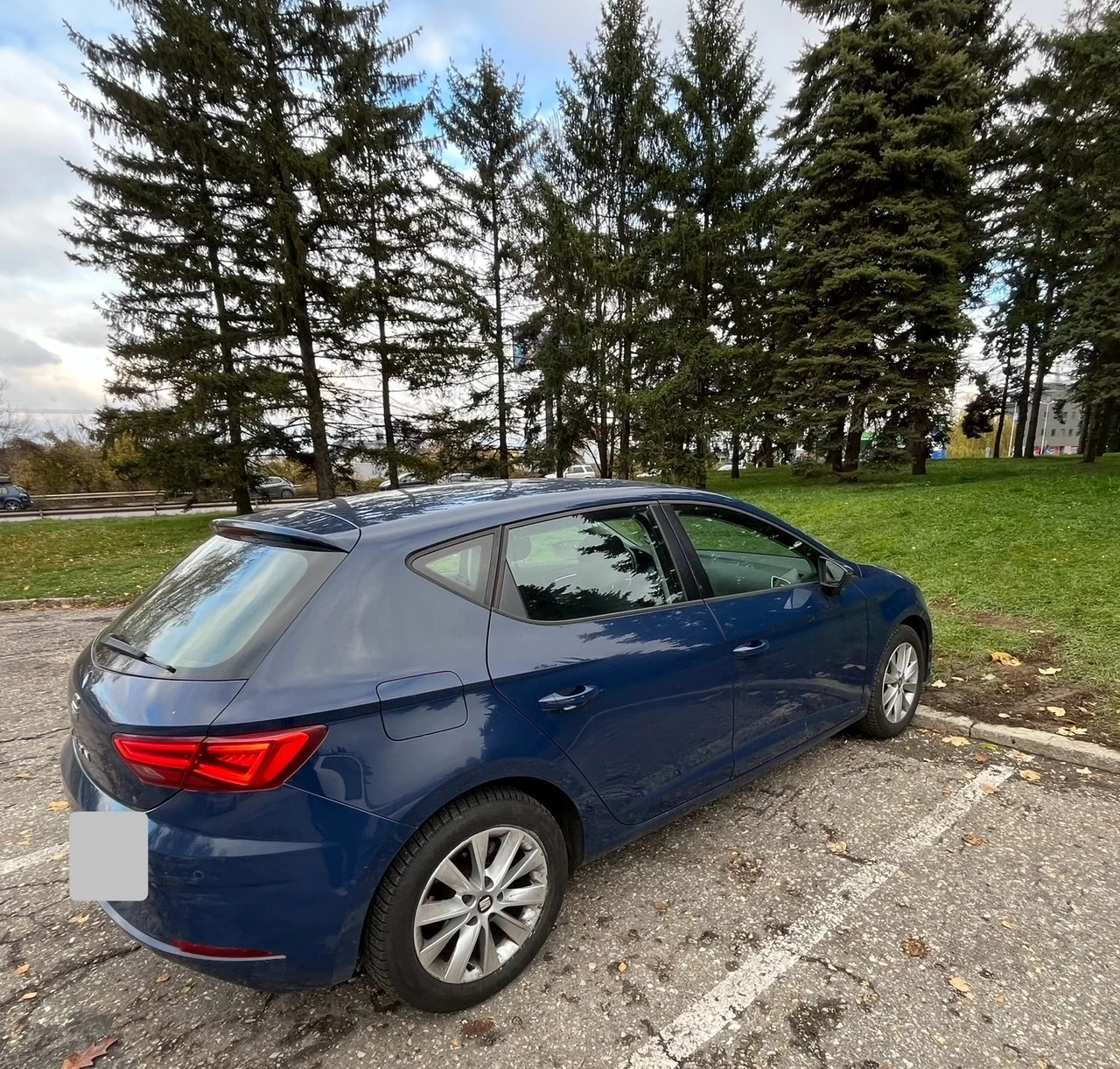 Seat Leon 1.6 TDI, 115 кс, Full LED, снимка 4 - Автомобили и джипове - 53757592