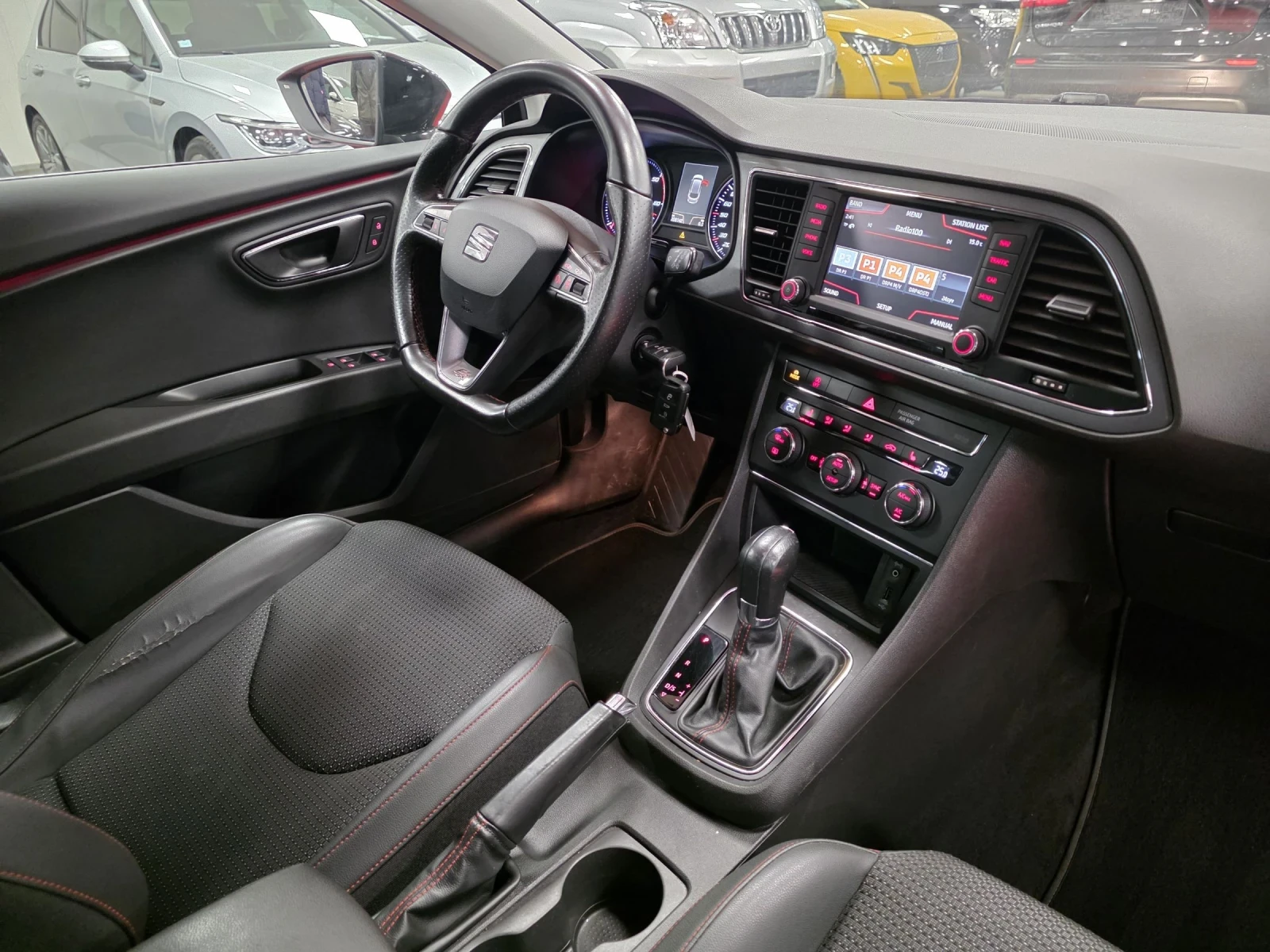 Seat Leon 2.0TDI | DSG | FR, снимка 10 - Автомобили и джипове - 53827756