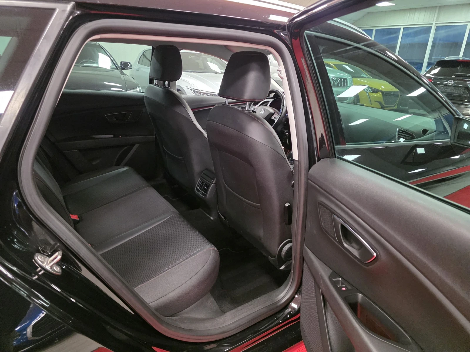 Seat Leon 2.0TDI | DSG | FR, снимка 12 - Автомобили и джипове - 53827756