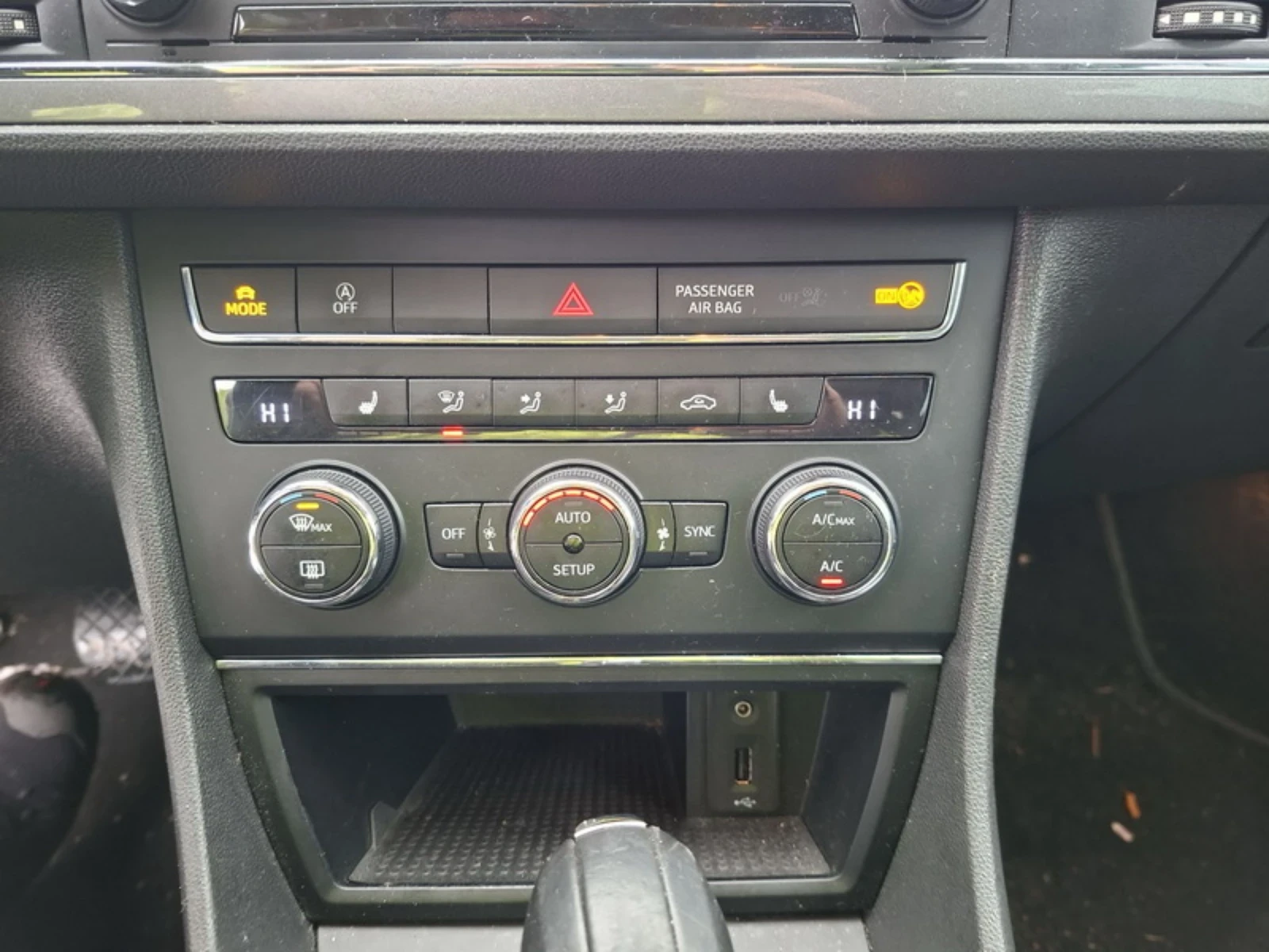 Seat Leon 2.0TDI | DSG | FR, снимка 5 - Автомобили и джипове - 53827756