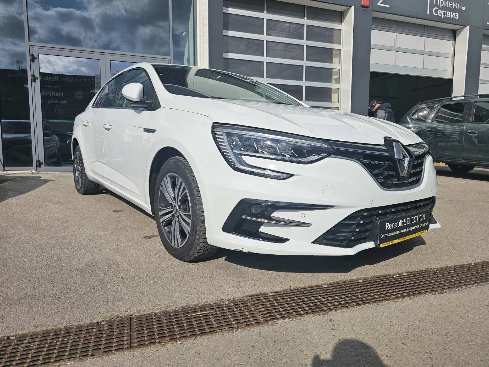 Renault Megane 1.3 TCe 140 EDC, снимка 2 - Автомобили и джипове - 53989368