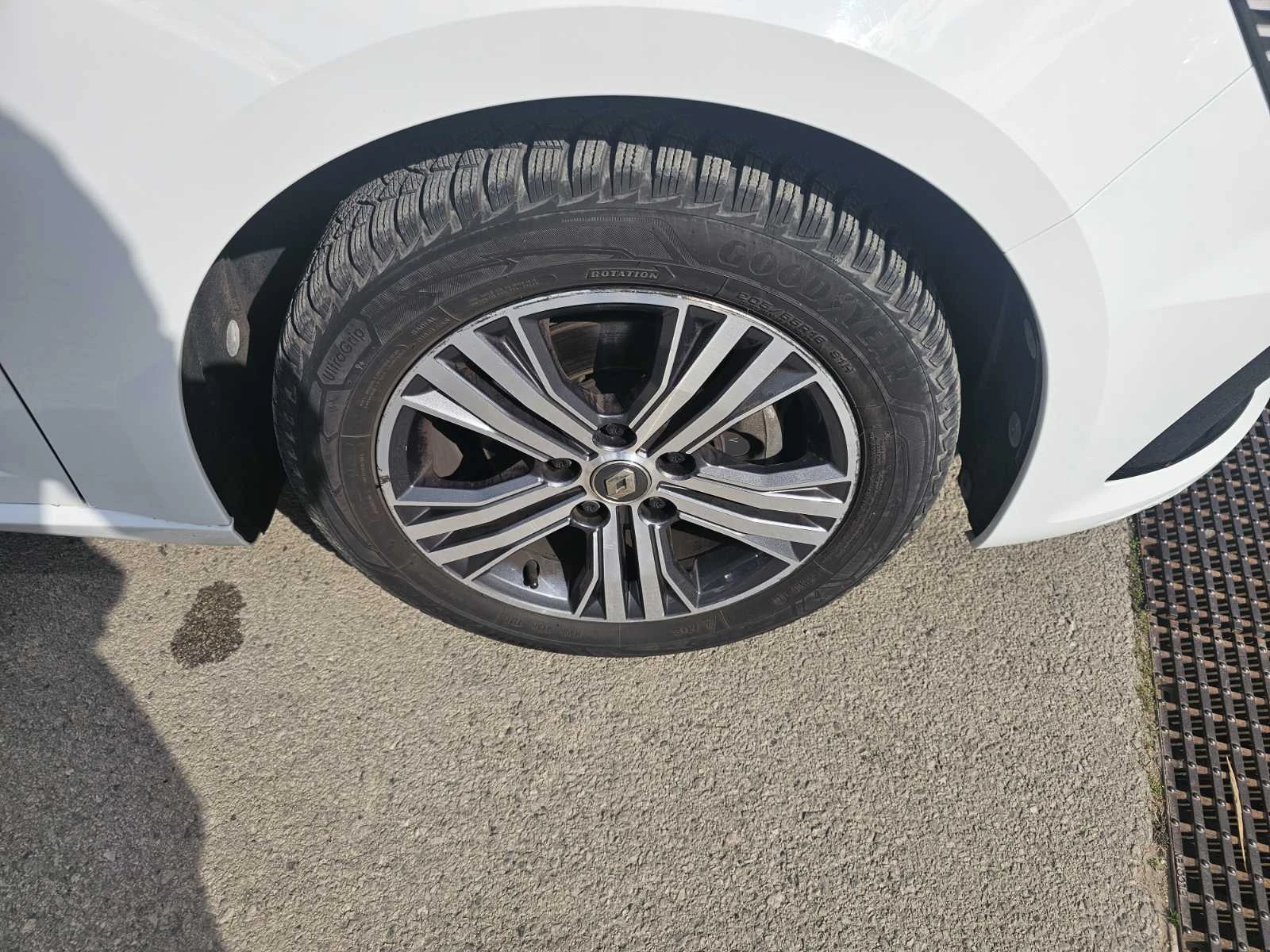 Renault Megane 1.3 TCe 140 EDC, снимка 16 - Автомобили и джипове - 53989368