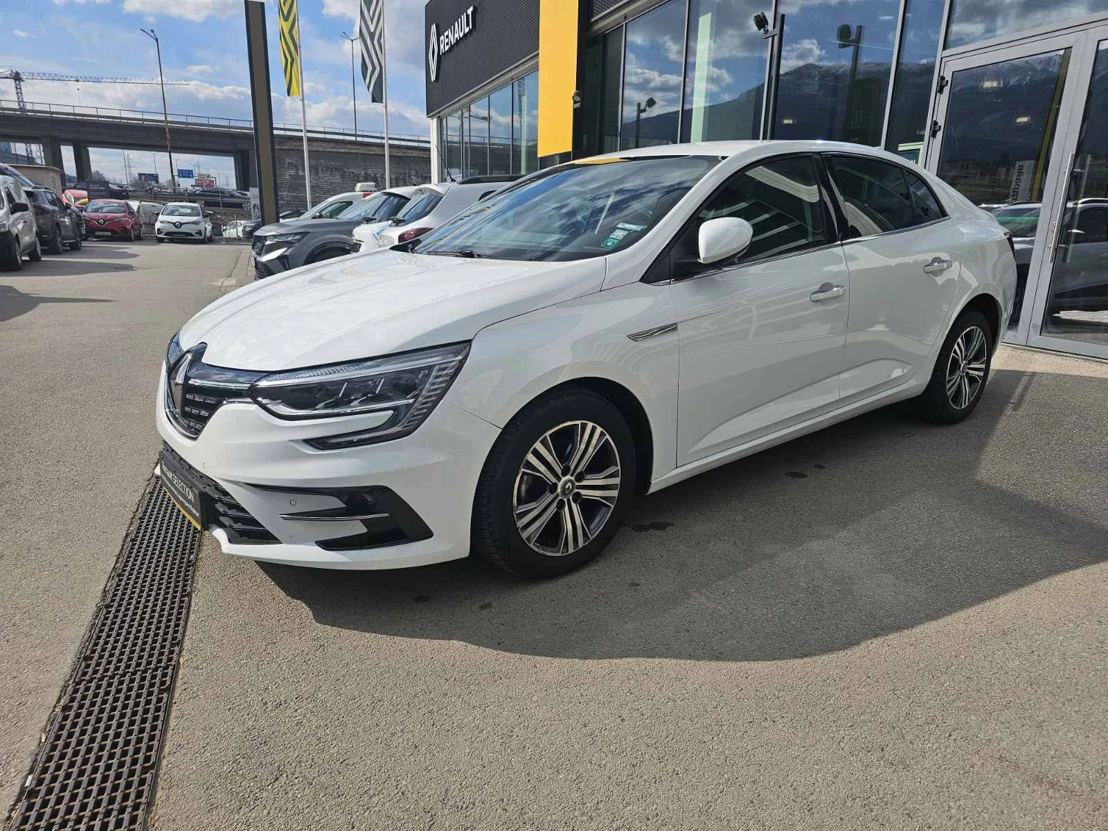 Renault Megane 1.3 TCe 140 EDC | Auto.bg — изображение 1