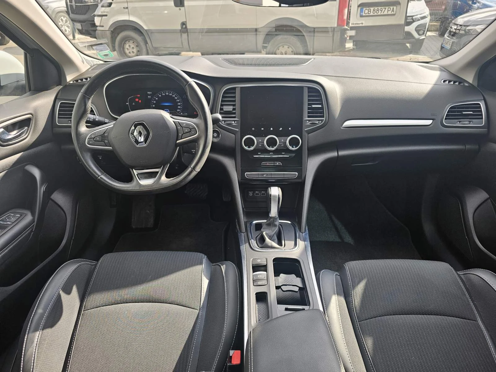 Renault Megane 1.3 TCe 140 EDC, снимка 7 - Автомобили и джипове - 53989368