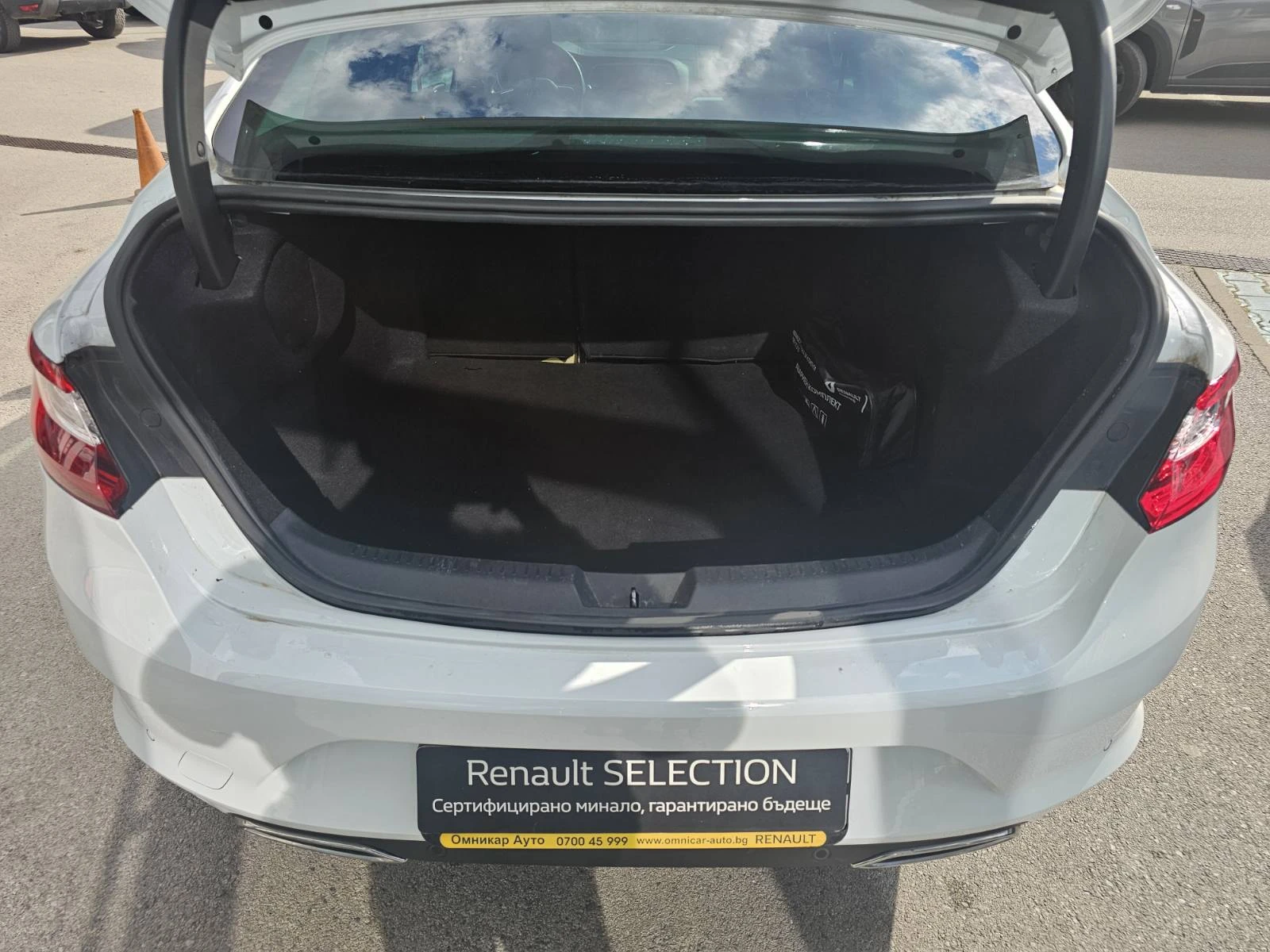 Renault Megane 1.3 TCe 140 EDC, снимка 15 - Автомобили и джипове - 53989368