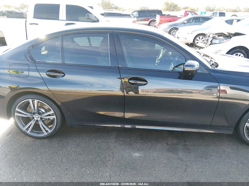 BMW 330 2.0l I, снимка 13 - Автомобили и джипове - 54094402