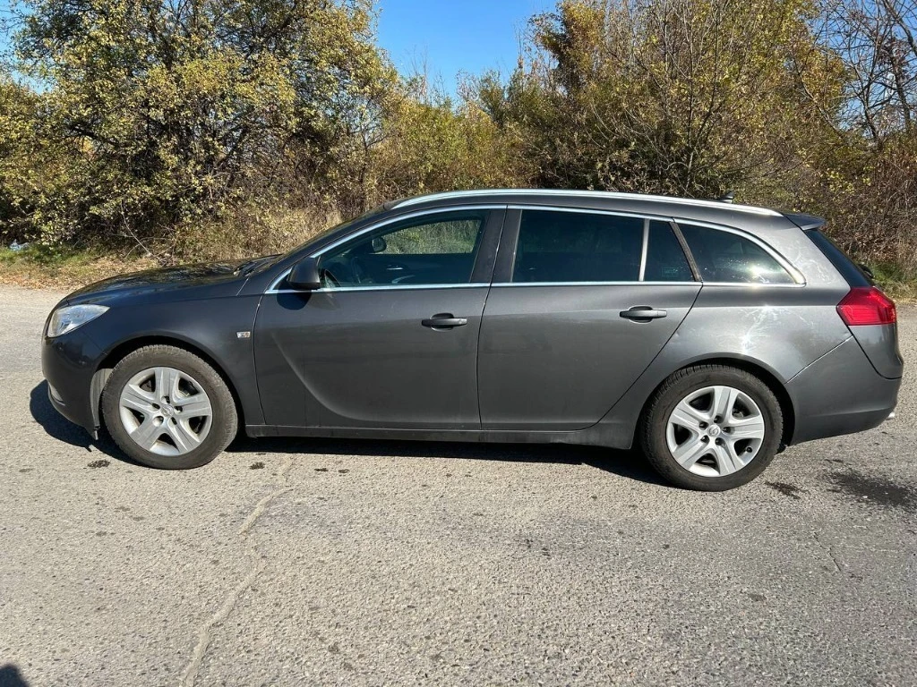 Opel Insignia 1.6T, снимка 4 - Автомобили и джипове - 54101392