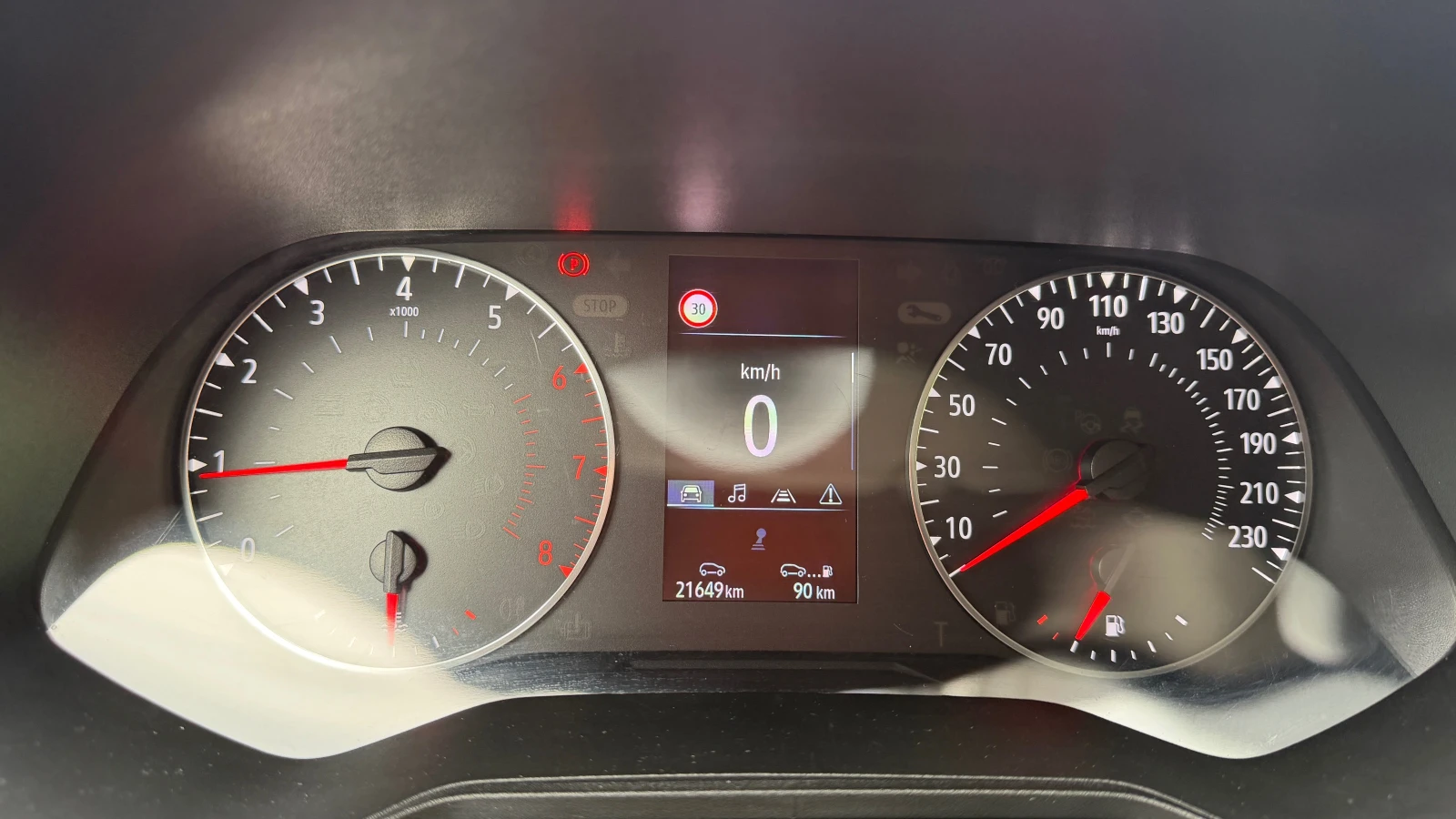 Renault Clio 1.0i Life Първи собственик от България, снимка 15 - Автомобили и джипове - 54359263