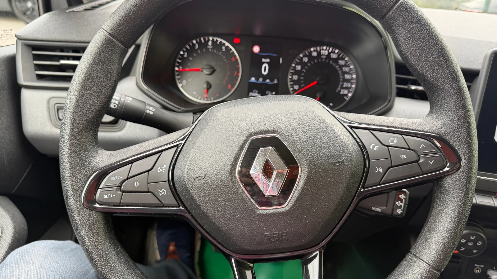 Renault Clio 1.0i Life Първи собственик от България, снимка 16 - Автомобили и джипове - 54359263