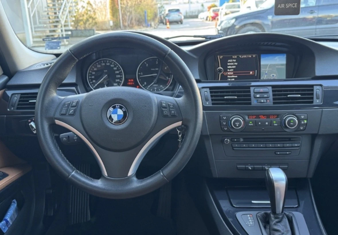 BMW 320 d* * * X-Drive* * * TOP, снимка 8 - Автомобили и джипове - 54977804