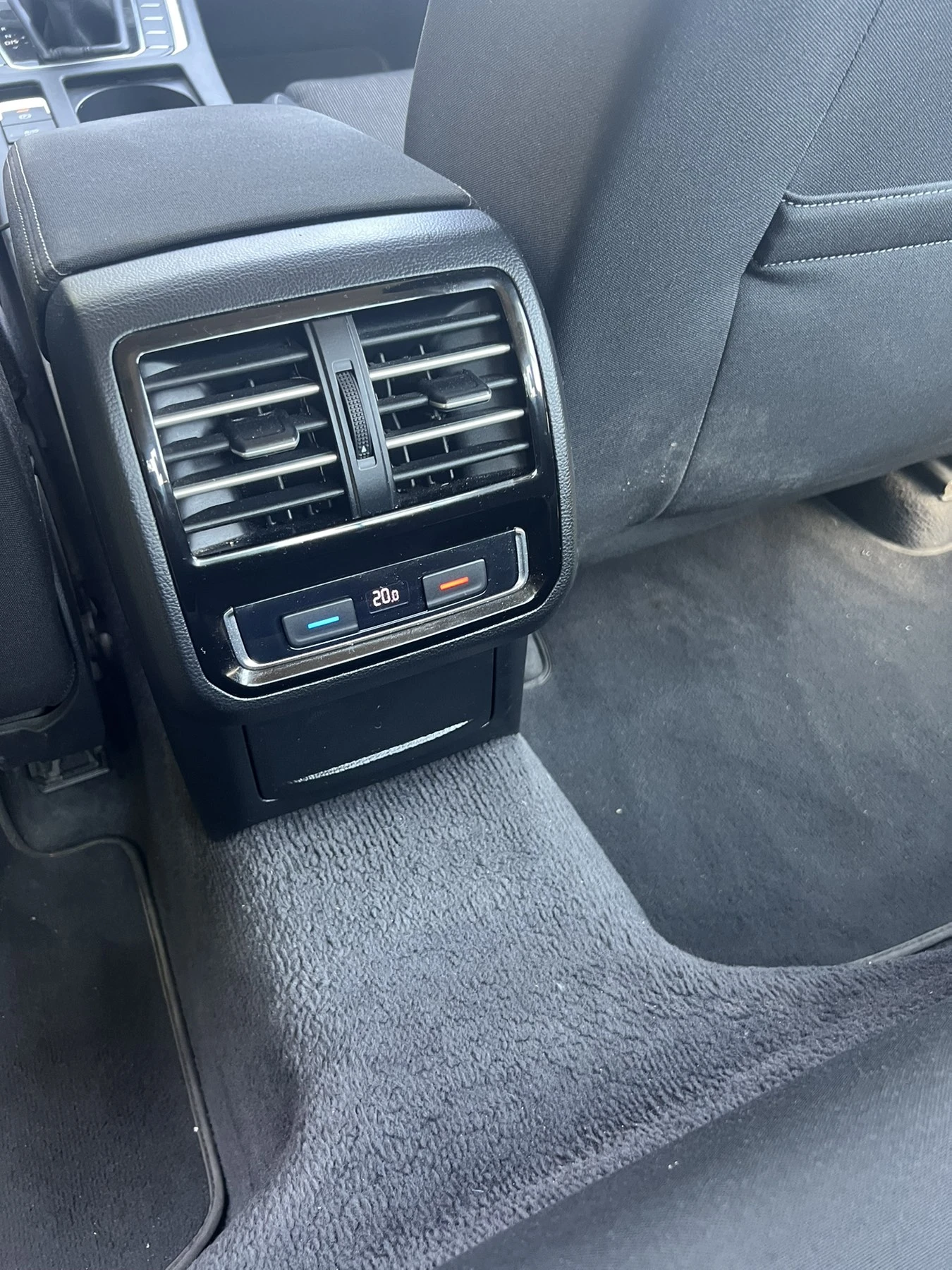 VW Passat, снимка 10 - Автомобили и джипове - 55009155