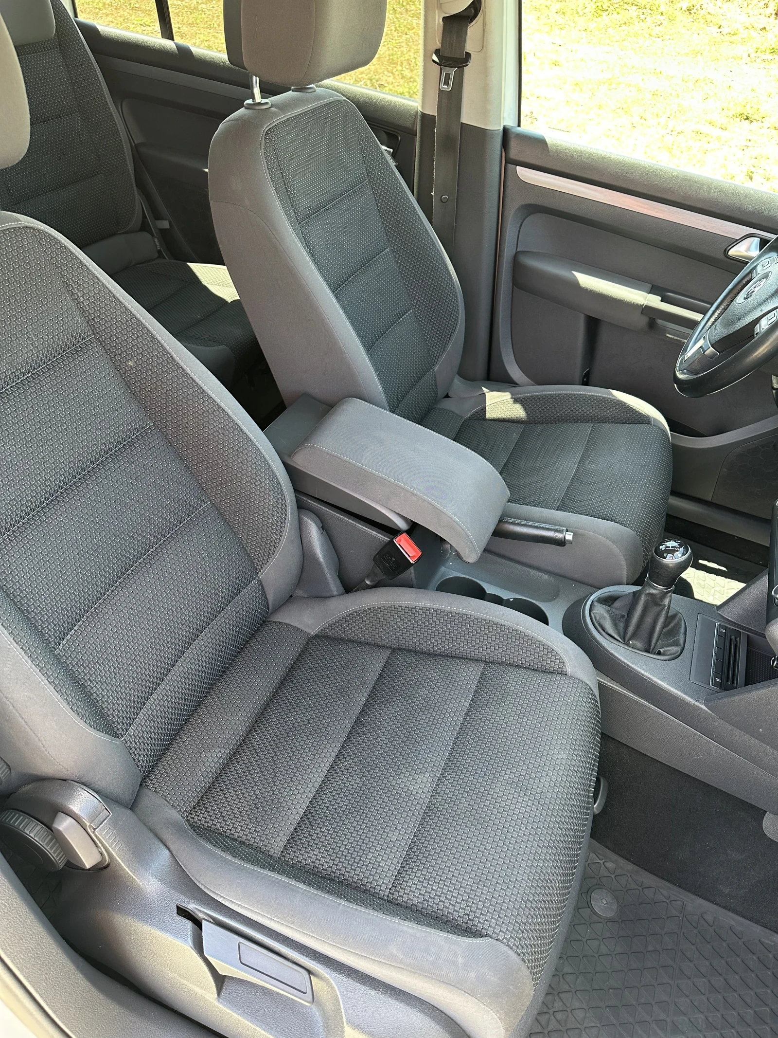 VW Touran TGI , снимка 9 - Автомобили и джипове - 55419751