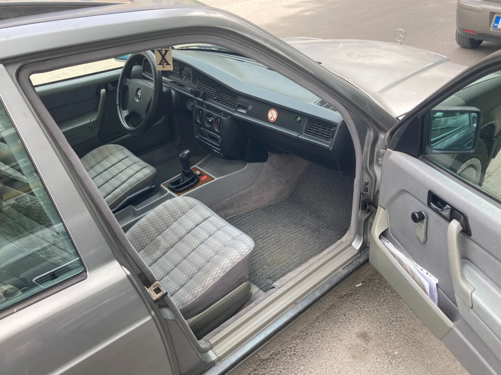 Mercedes-Benz 190 1.8, снимка 5 - Автомобили и джипове - 55375730