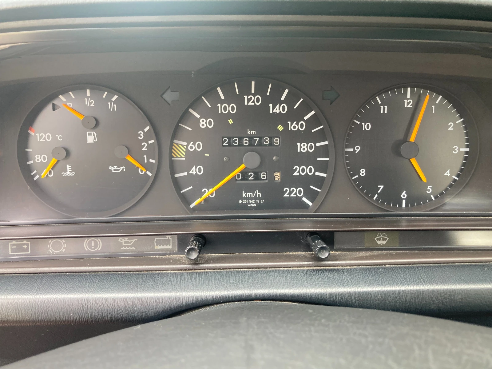 Mercedes-Benz 190 1.8, снимка 8 - Автомобили и джипове - 55375730