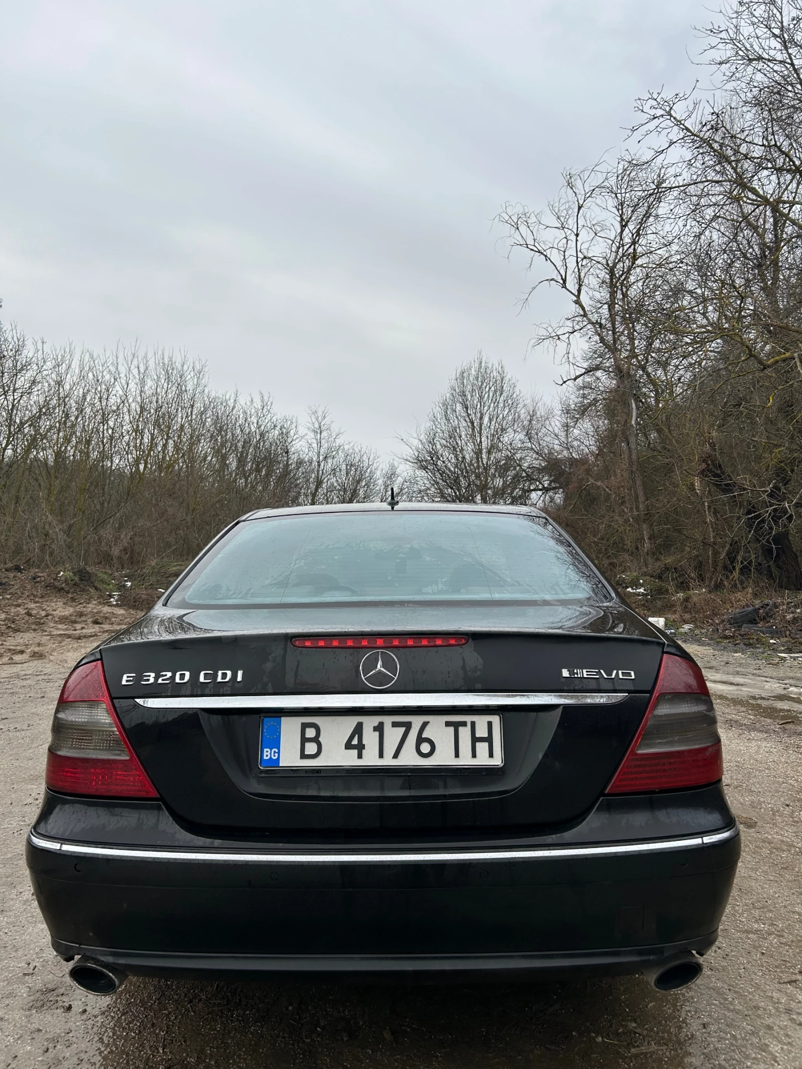 Mercedes-Benz E 320, снимка 2 - Автомобили и джипове - 55646195