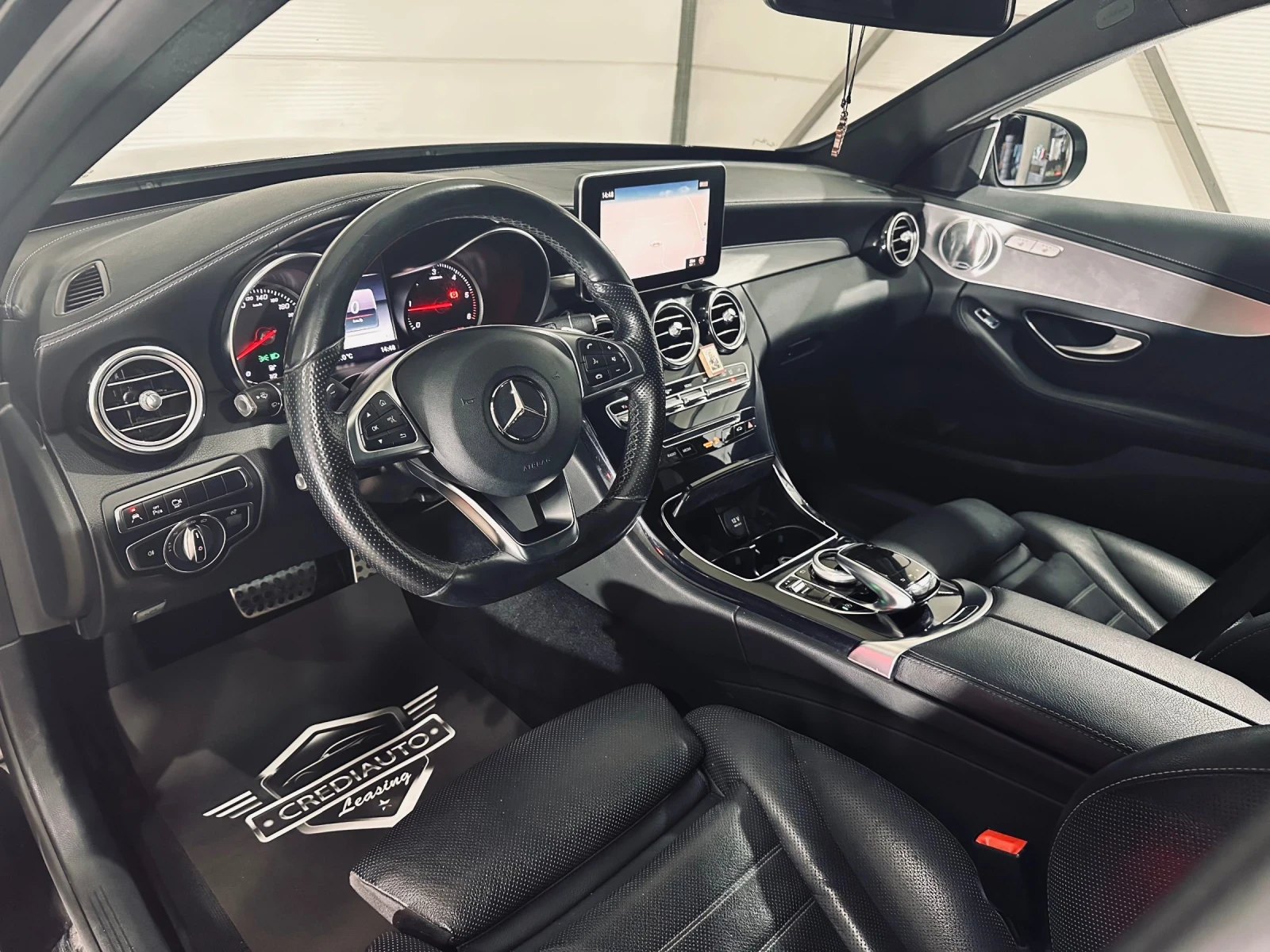 Mercedes-Benz C 250 AMGpack PANO AUTO NAVI  4matic, снимка 7 - Автомобили и джипове - 56129536