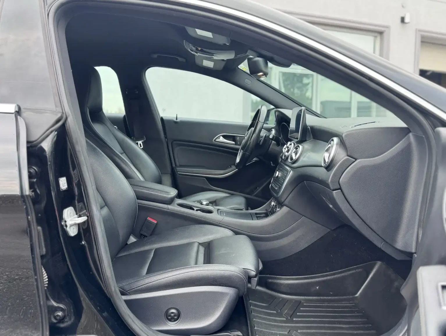 Mercedes-Benz CLA 250, снимка 12 - Автомобили и джипове - 56683068