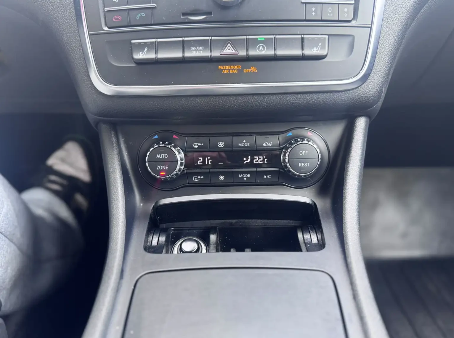 Mercedes-Benz CLA 250, снимка 8 - Автомобили и джипове - 56683068