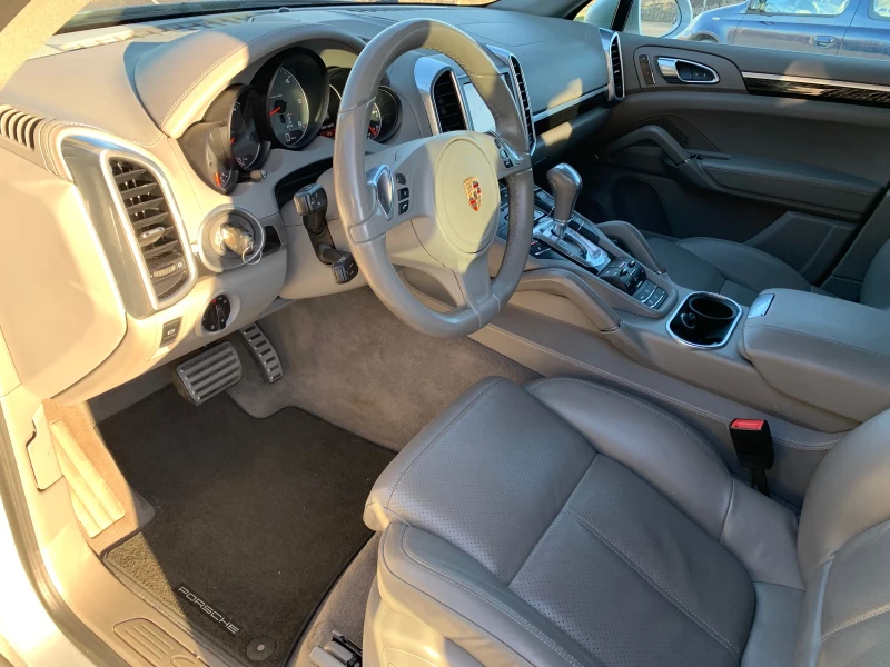 Porsche Cayenne 4.2TDI* СЕРВИЗНА ИСТОРИЯ ПОРШЕ ГЕРМАНИЯ, снимка 10 - Автомобили и джипове - 48368537