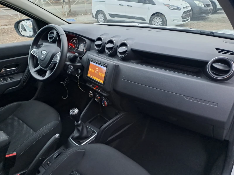 Dacia Duster 1.5 DCI, снимка 9 - Автомобили и джипове - 49292639