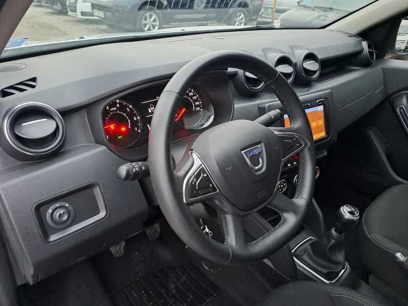 Dacia Duster 1.5 DCI, снимка 8 - Автомобили и джипове - 49292639