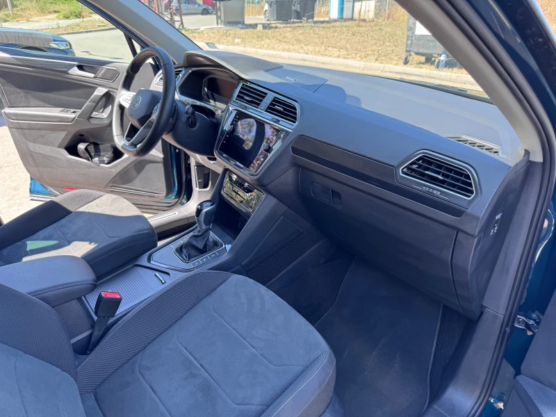 VW Tiguan Elegance - лизинг, гаражна, готова за зимата, снимка 14 - Автомобили и джипове - 52473368