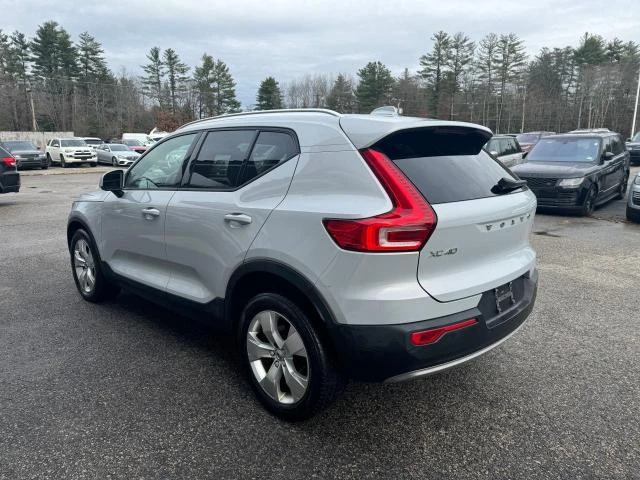 Volvo XC40 T5 MOMENTUM, снимка 3 - Автомобили и джипове - 48457993