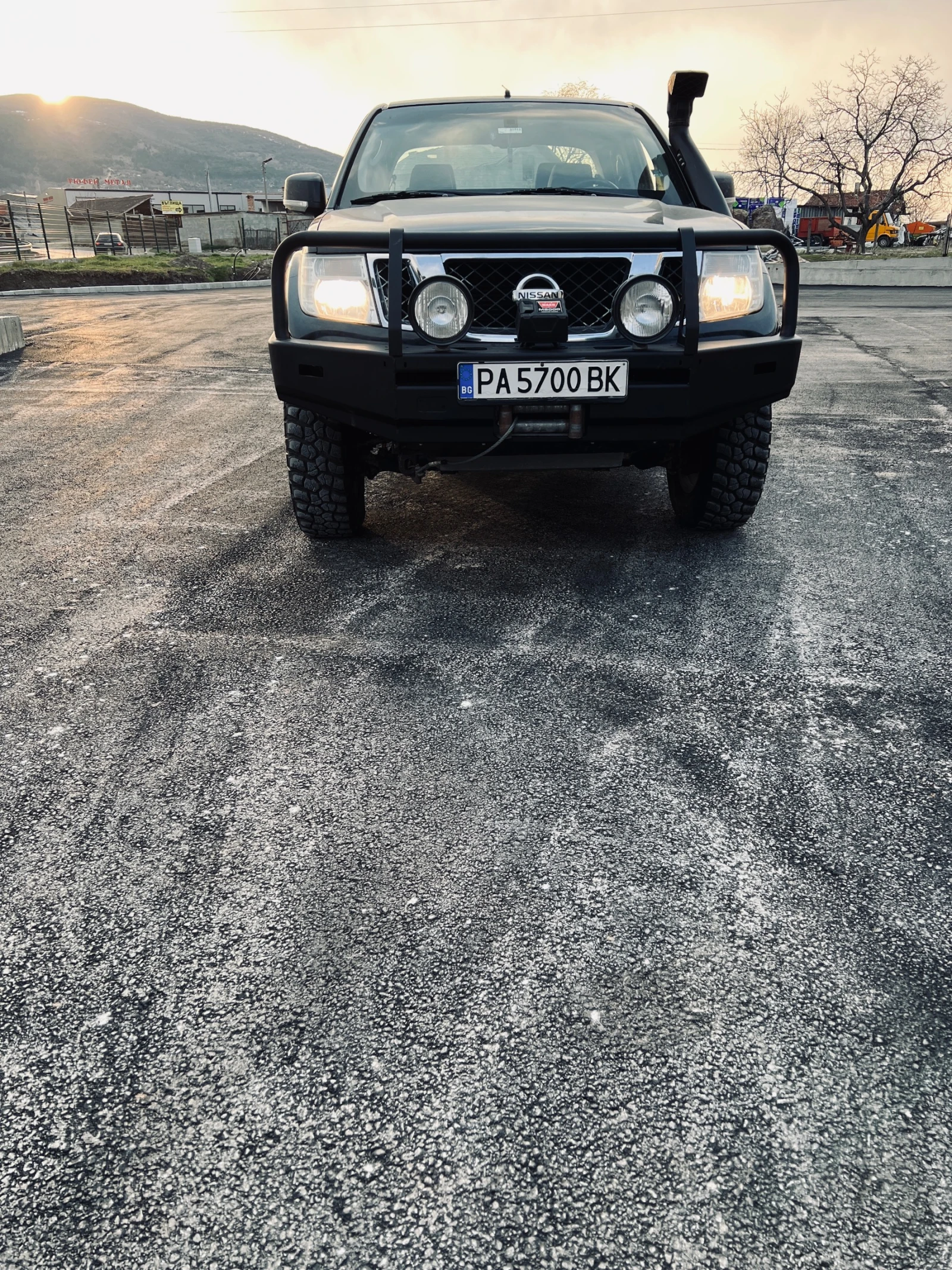 Nissan Navara 2.5 190к.с ФЕЙС - изображение 2