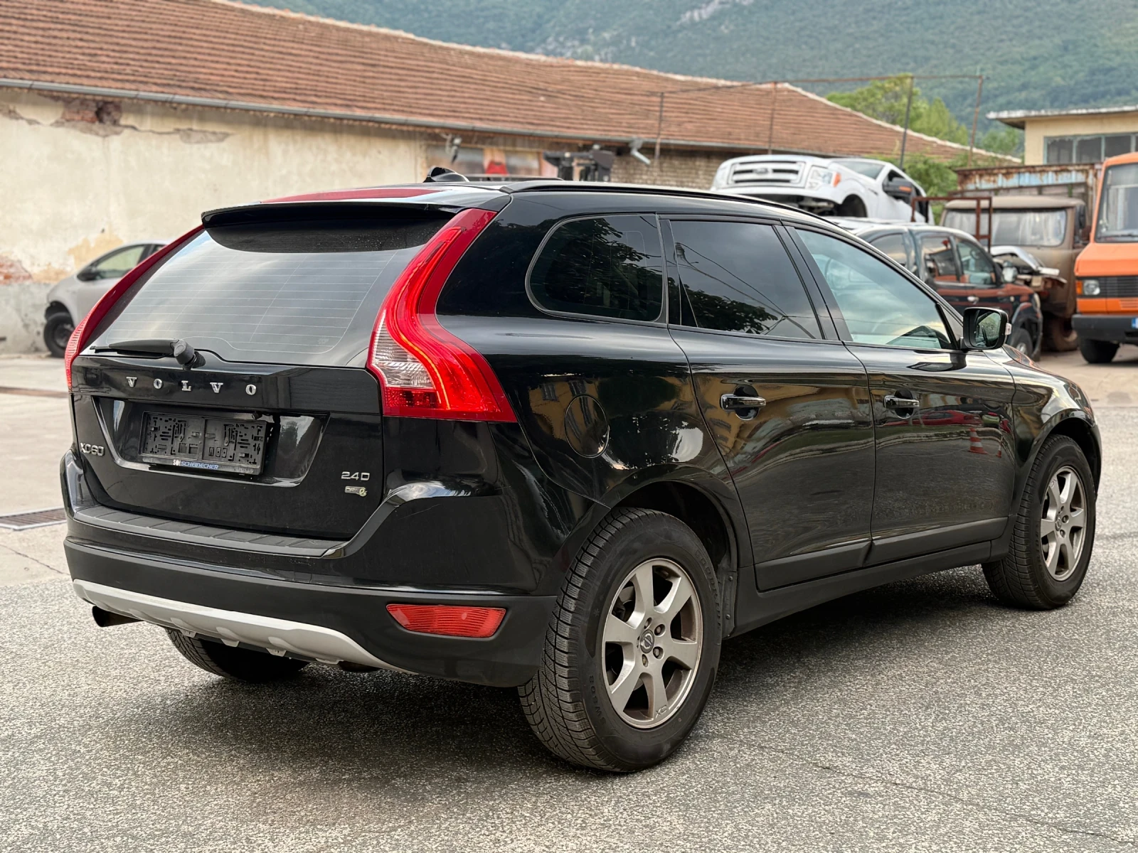 Volvo XC60 2.4D D5 - изображение 7