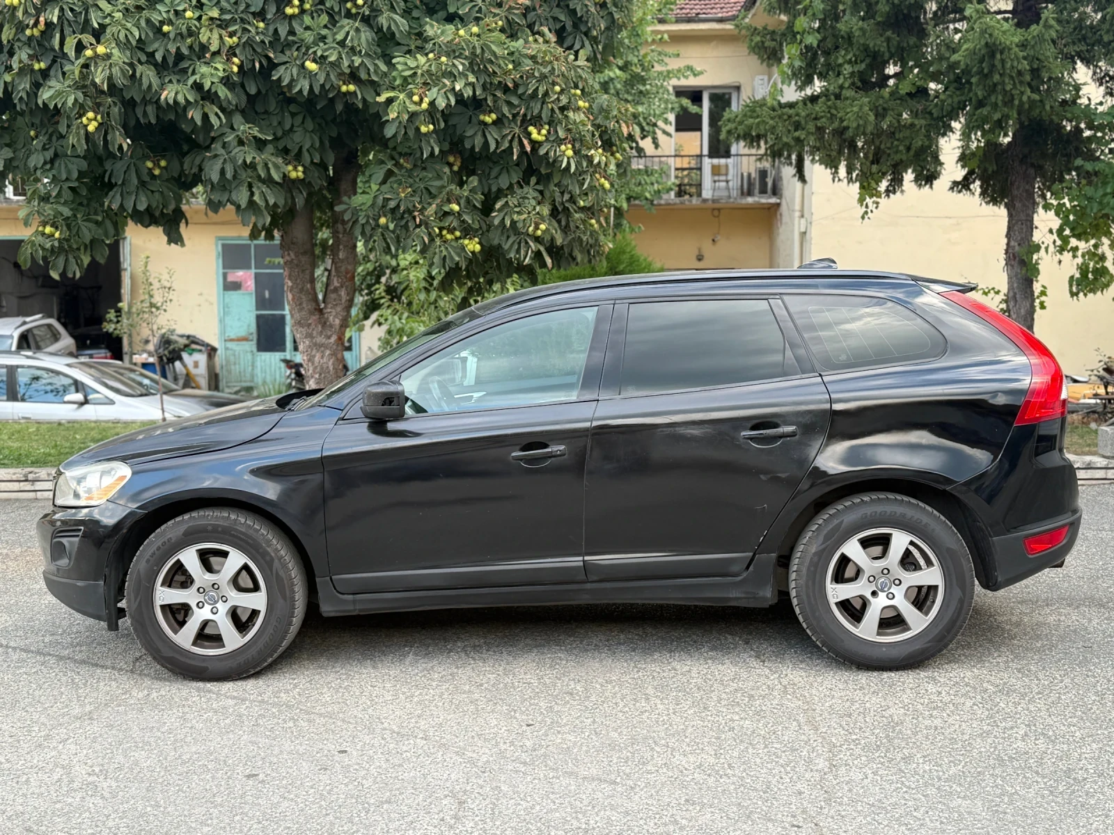 Volvo XC60 2.4D D5 - изображение 4