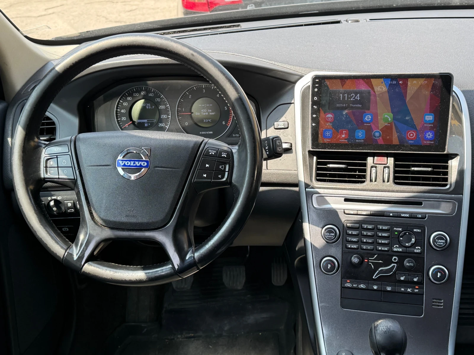 Volvo XC60 2.4D D5 - изображение 9