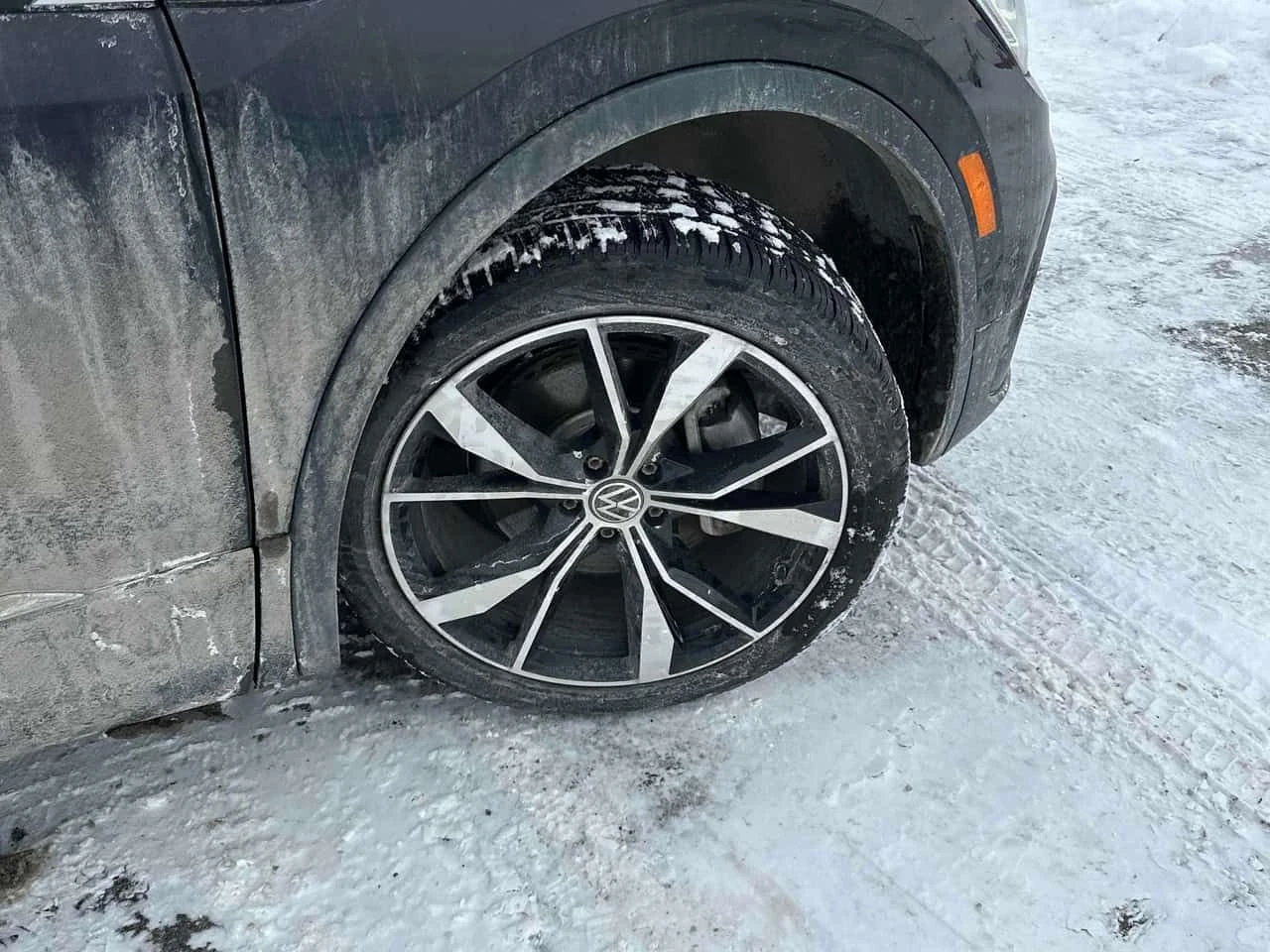 VW Tiguan * Highline R Line * ДИГИТАЛНО ТАБЛО* ОБДУХВАНЕ* ПА - изображение 7