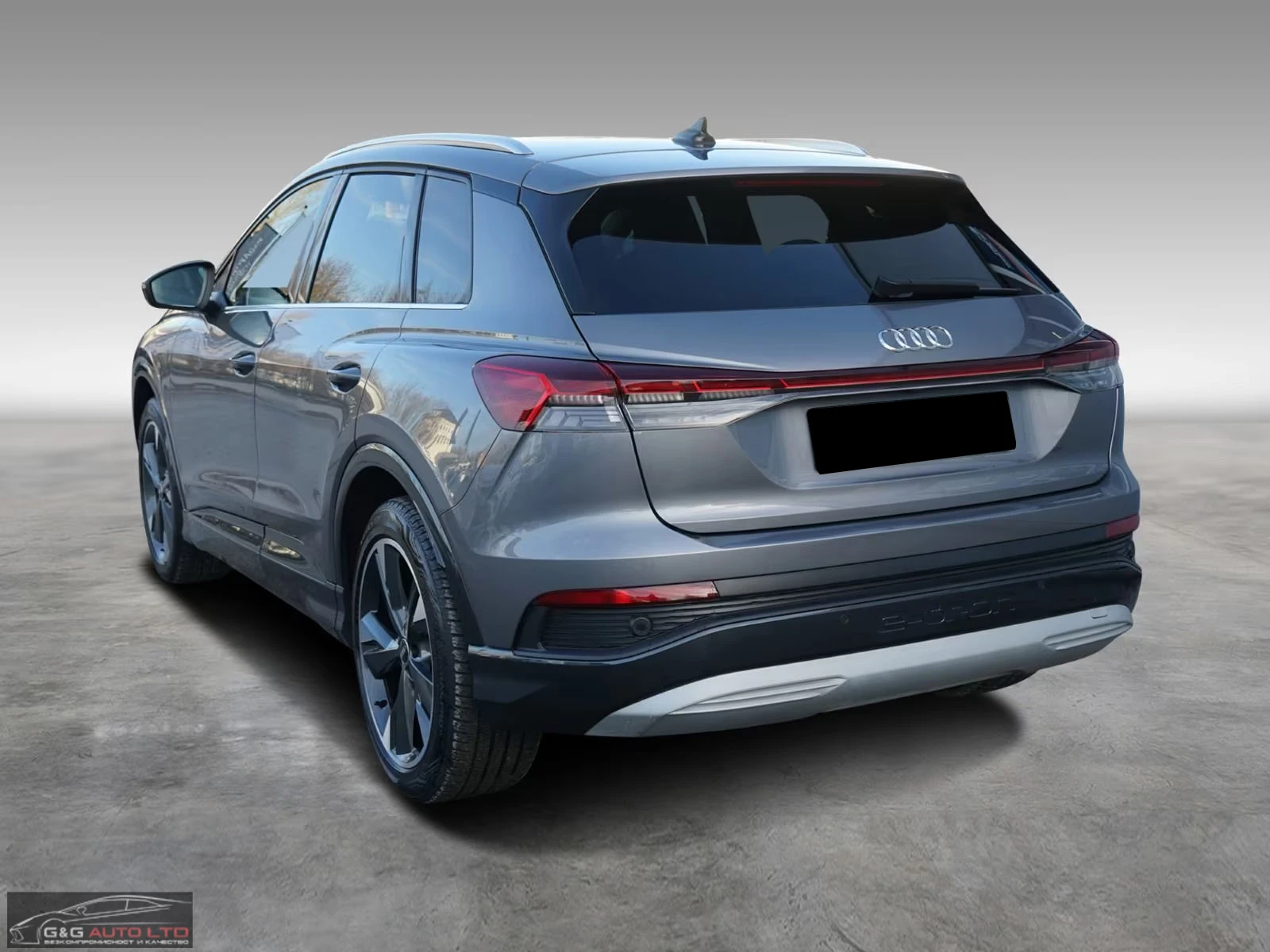 Audi Q4 45e-TRON/265HP/QUATTRO/BASIS/MATRIX/CAM/LED/913g, снимка 4 - Автомобили и джипове - 53815346