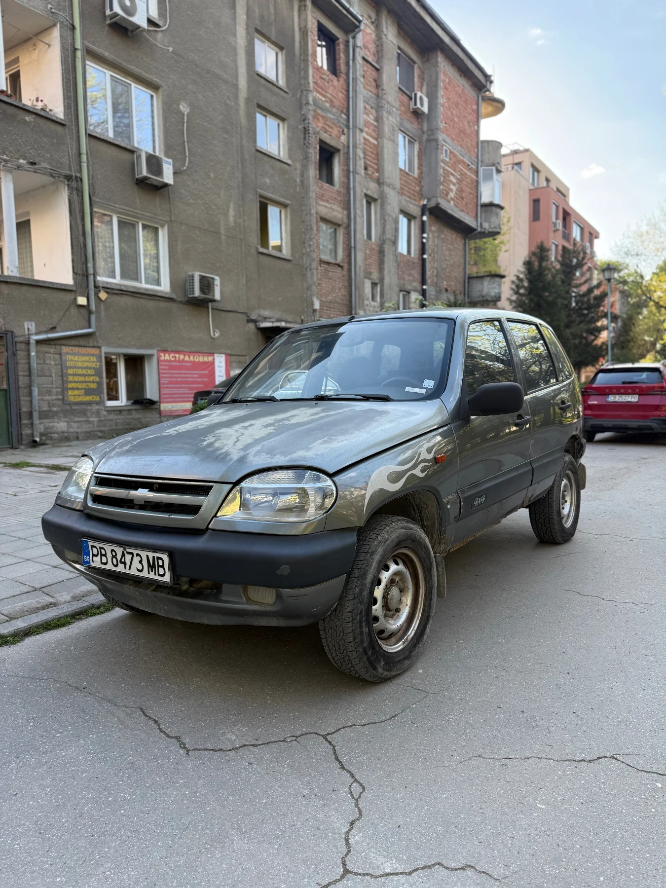 Chevrolet Niva 1.7 I 4x4 БЪРЗИ/БАВНИ, снимка 2 - Автомобили и джипове - 54317237