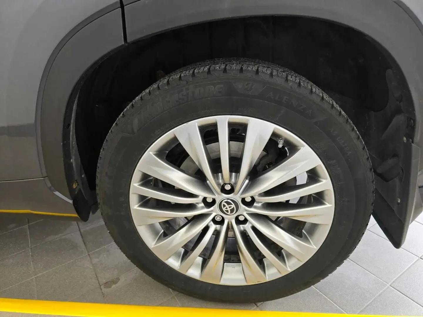 Toyota Highlander HYBRID PLATINUM * AWD * CARFAX * , снимка 8 - Автомобили и джипове - 54445737