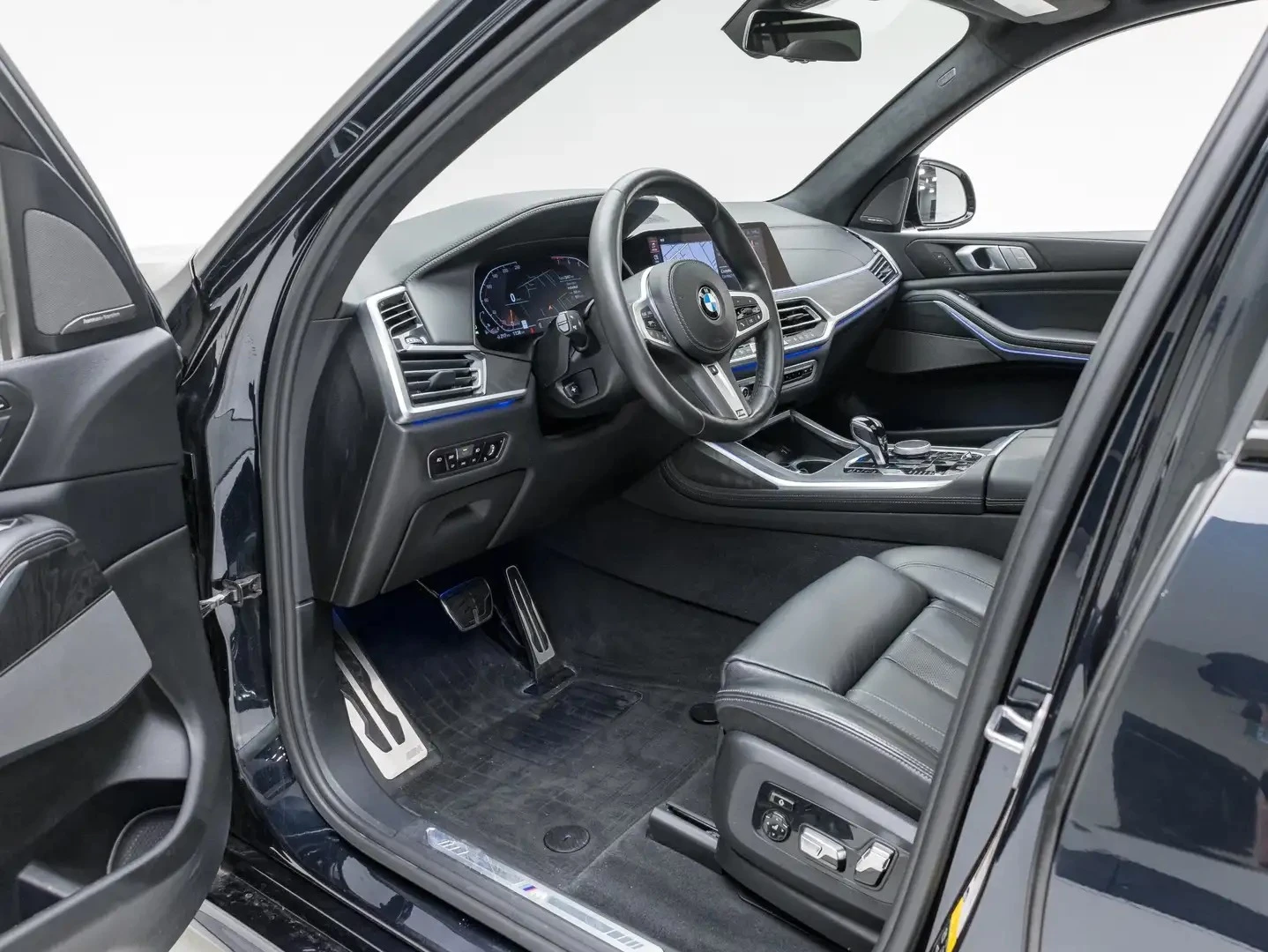 BMW X7 xDrive40i* LASER* M-SPORT* 360* HARMAN KARDON* PAN, снимка 6 - Автомобили и джипове - 55624348