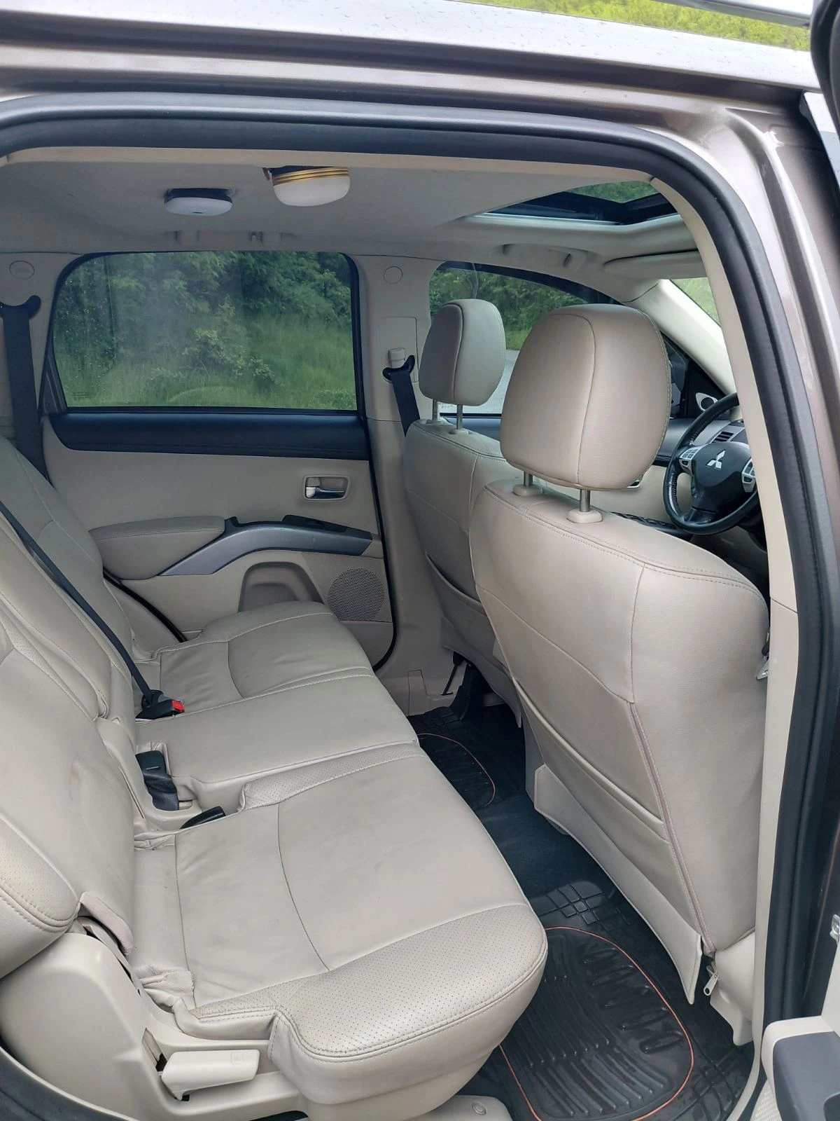 Mitsubishi Outlander, снимка 9 - Автомобили и джипове - 55951277