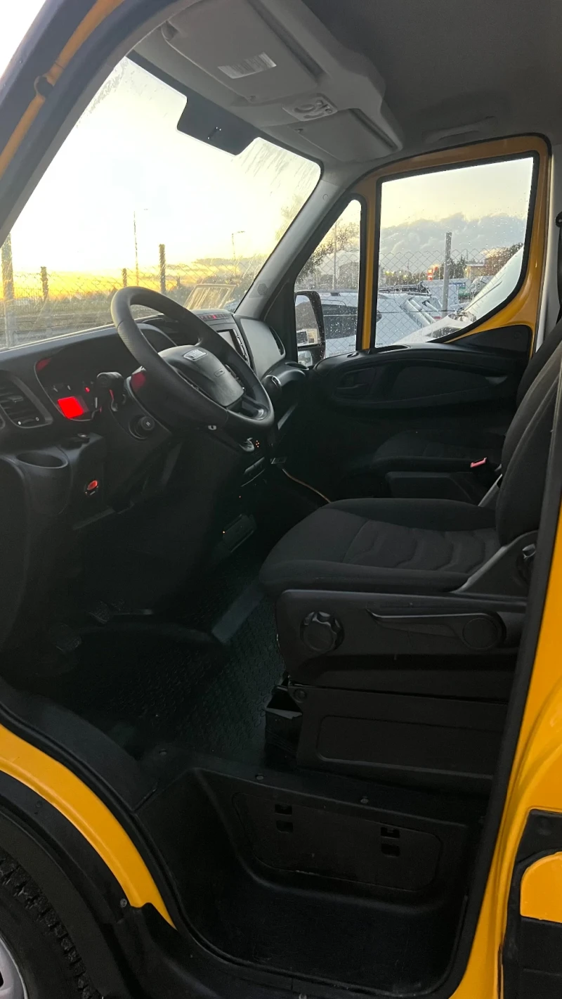 Iveco 35c15 7места климатик РЕАЛНИ КИЛОМЕТРИ, снимка 6 - Бусове и автобуси - 52171364