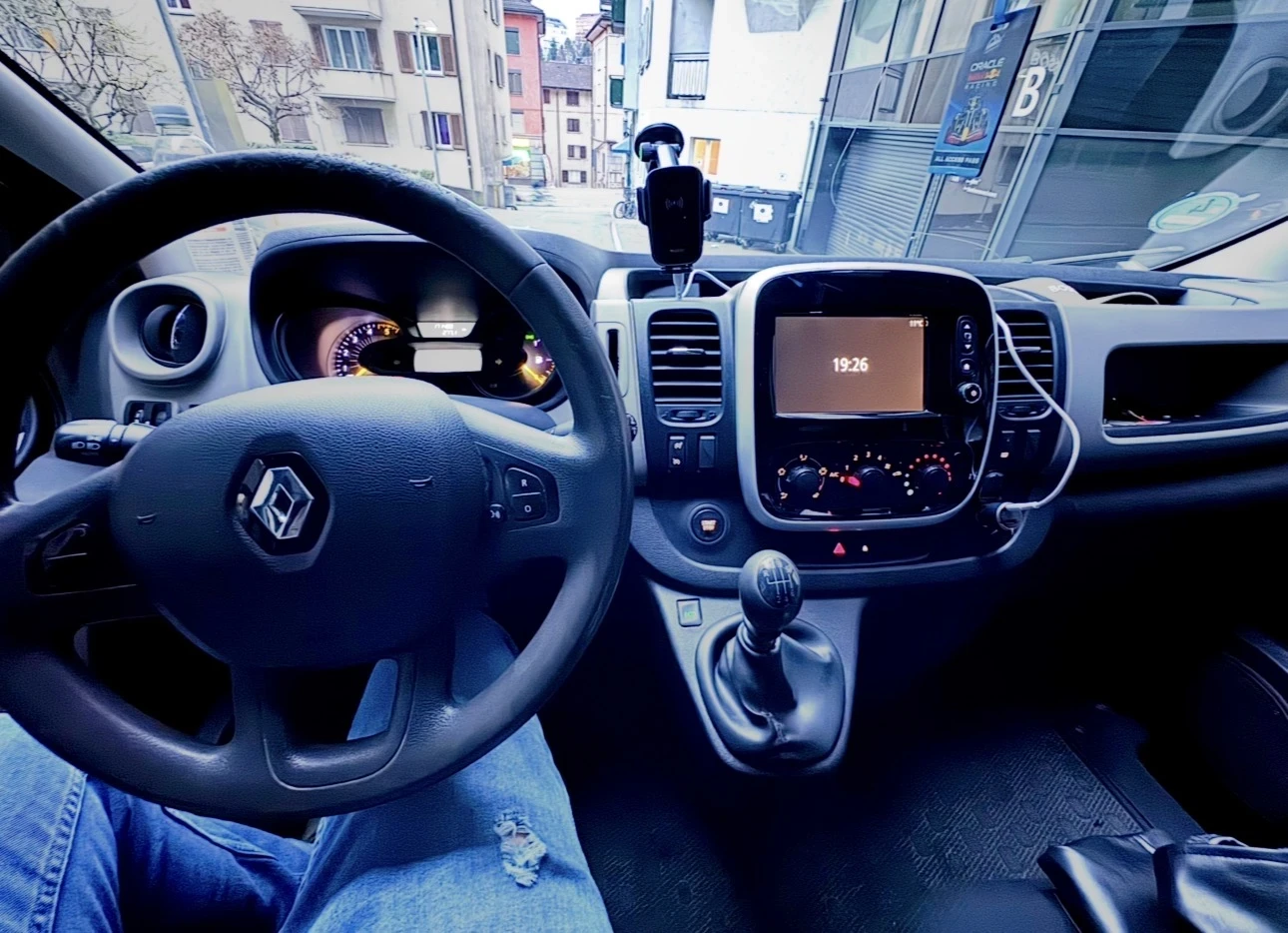 Renault Trafic Климатик Мултимедия, снимка 10 - Бусове и автобуси - 53875059