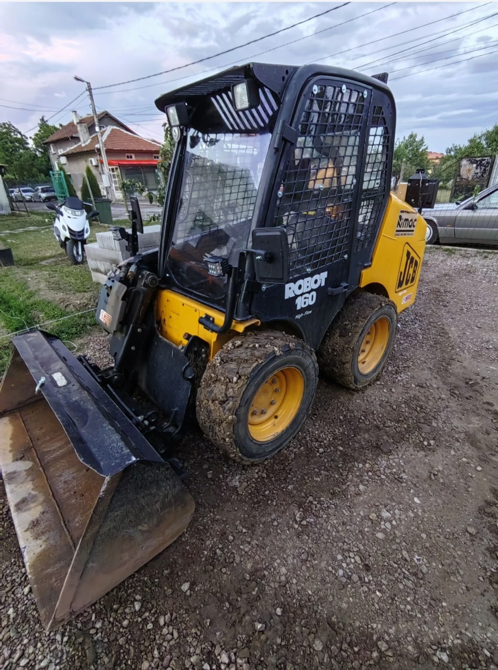 Мини челни товарачи JCB 160HF - изображение 3