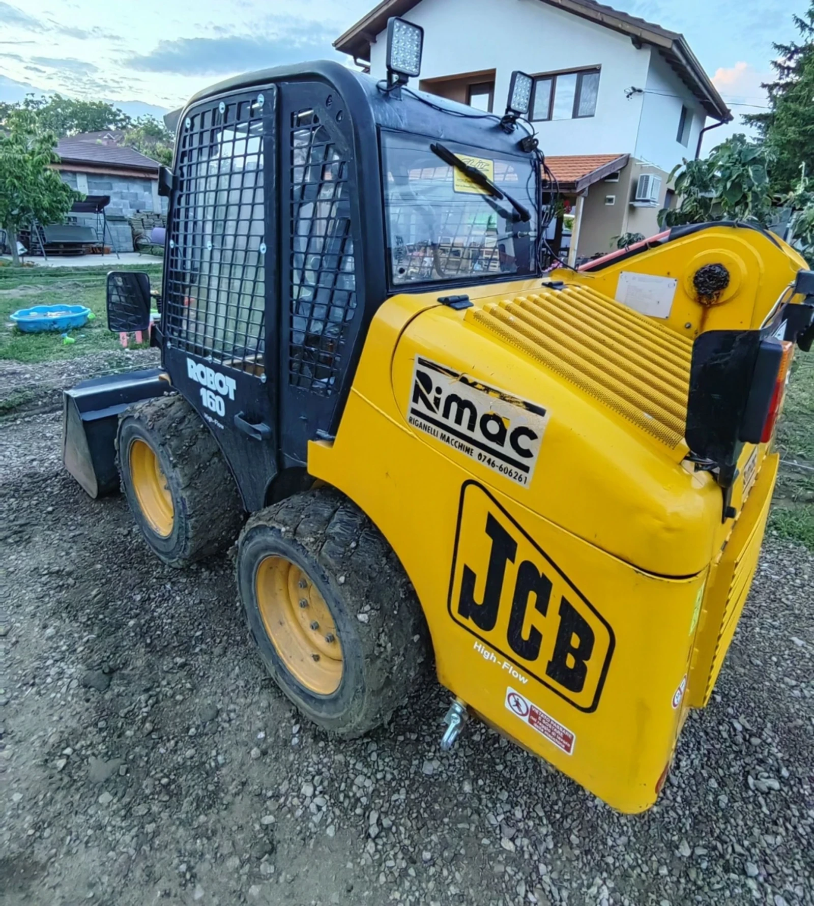 Мини челни товарачи JCB 160HF - изображение 5