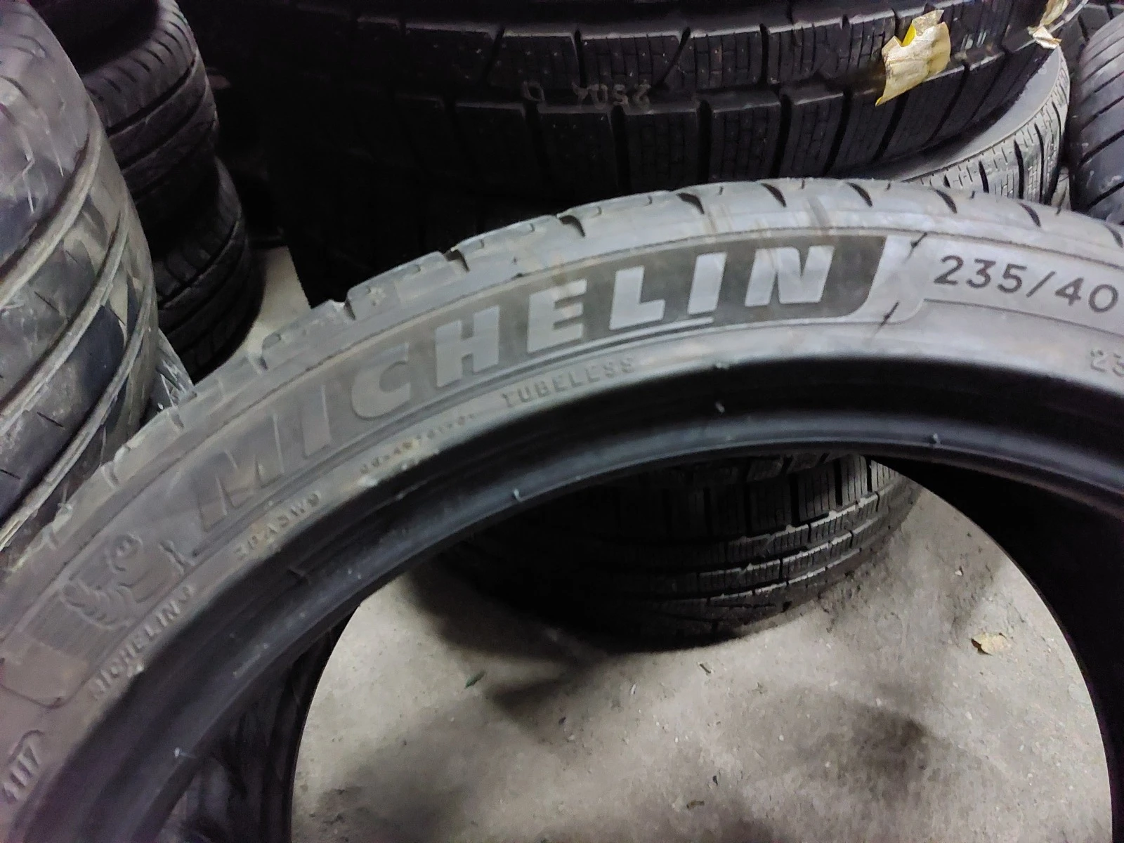���� 235/40R18 | Mobile.bg � ����������� 4