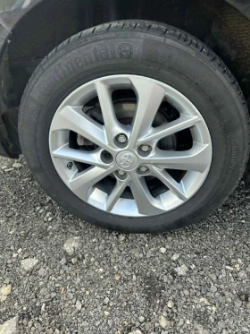 Toyota Auris 1. 4 D-4D, 90  НА ЧАСТИ, снимка 9